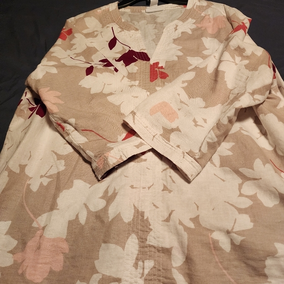 Liz Claiborne 3/4 sleeve top - Picture 1 of 4